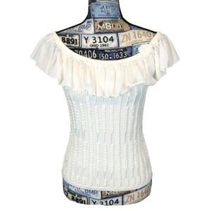 Dolce cabo intricate knit sleeveless cream top Petite medium